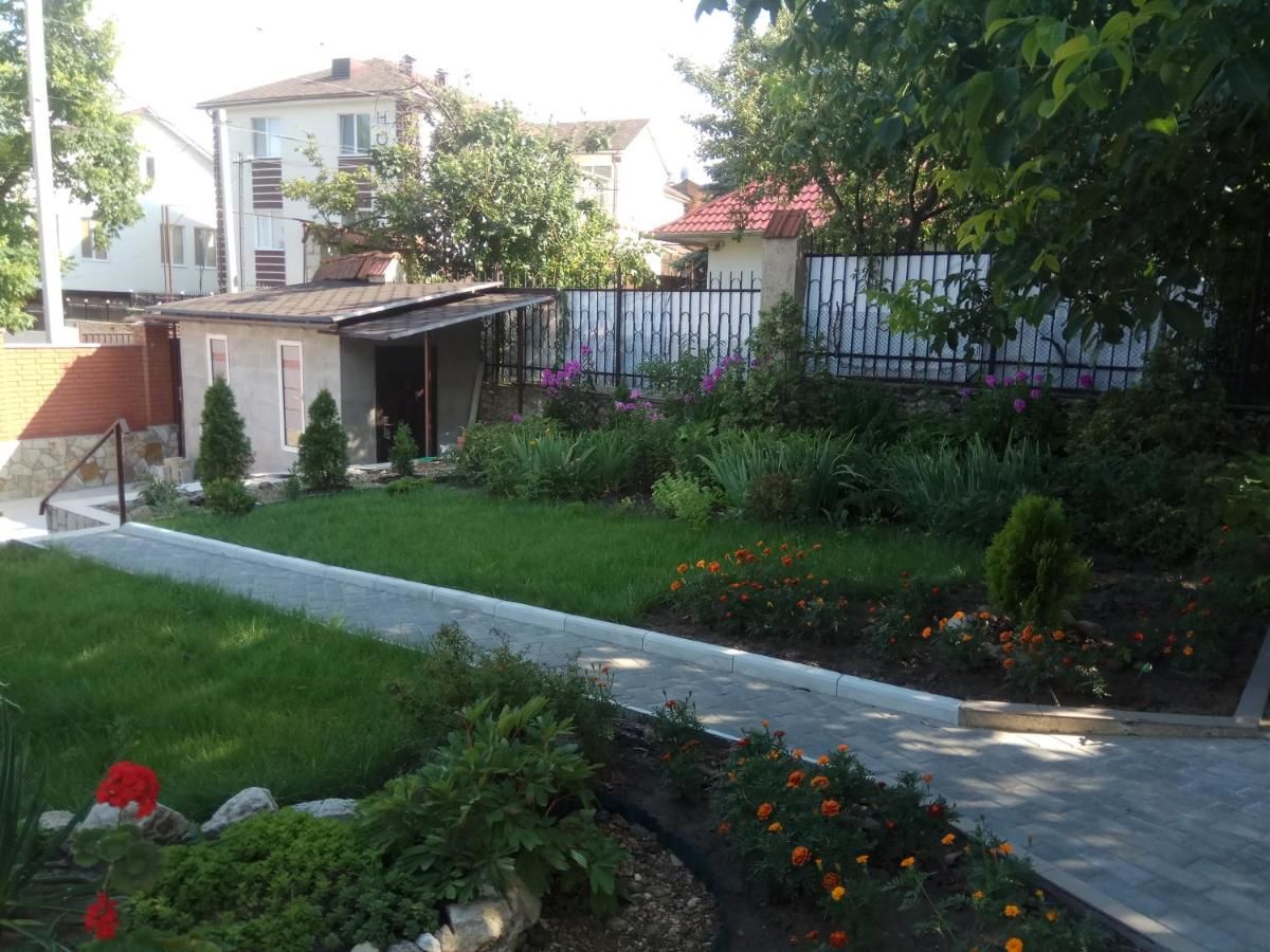 Виллы Slovac House with a garden and fireplace Кишинёв-35